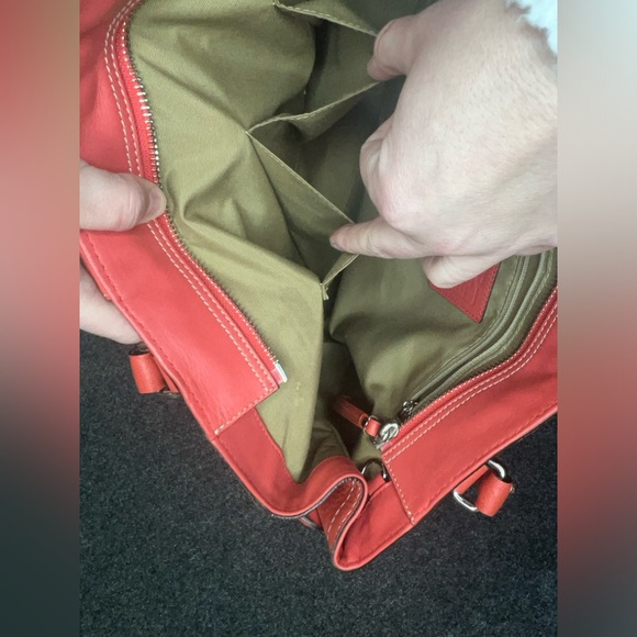 Beautiful Pre-Loved Coach Bag - Picture 10 of 12